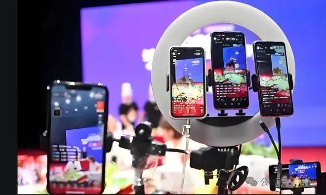 chatrandom直播安卓版的简单介绍-第2张图片-太平洋在线下载